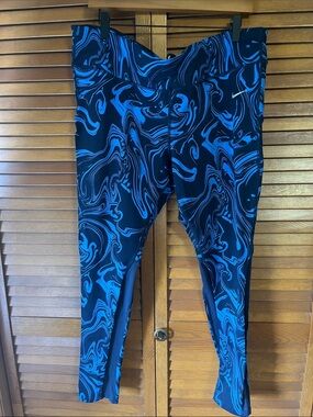 Nike Dri Fit Black and Blue Swirl Performance Leggings Size 2X